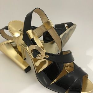 Michael Kors platform sandal black / golden